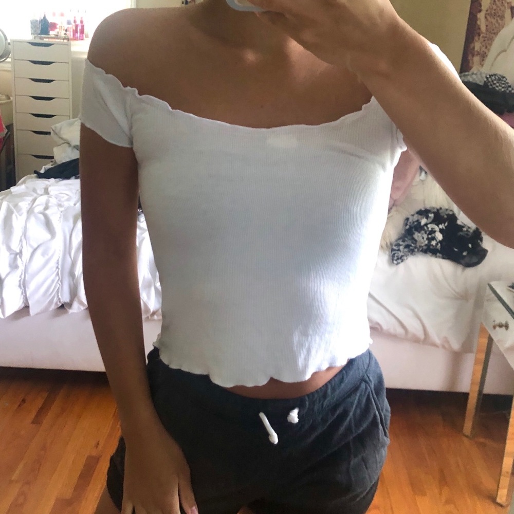 Brandy Melville off the shoulder top